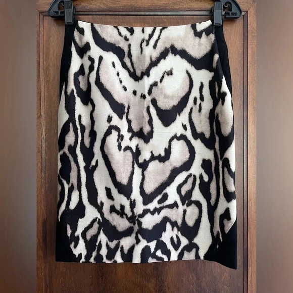 Diane Von Furstenberg Animal Print Knee Length Skirt Women Size 2 - Picture 1 of 5